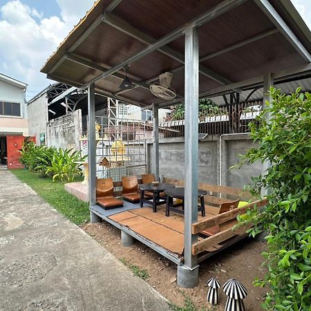 Baan Ma Feung Guesthouse Kanchanaburi Exterior photo