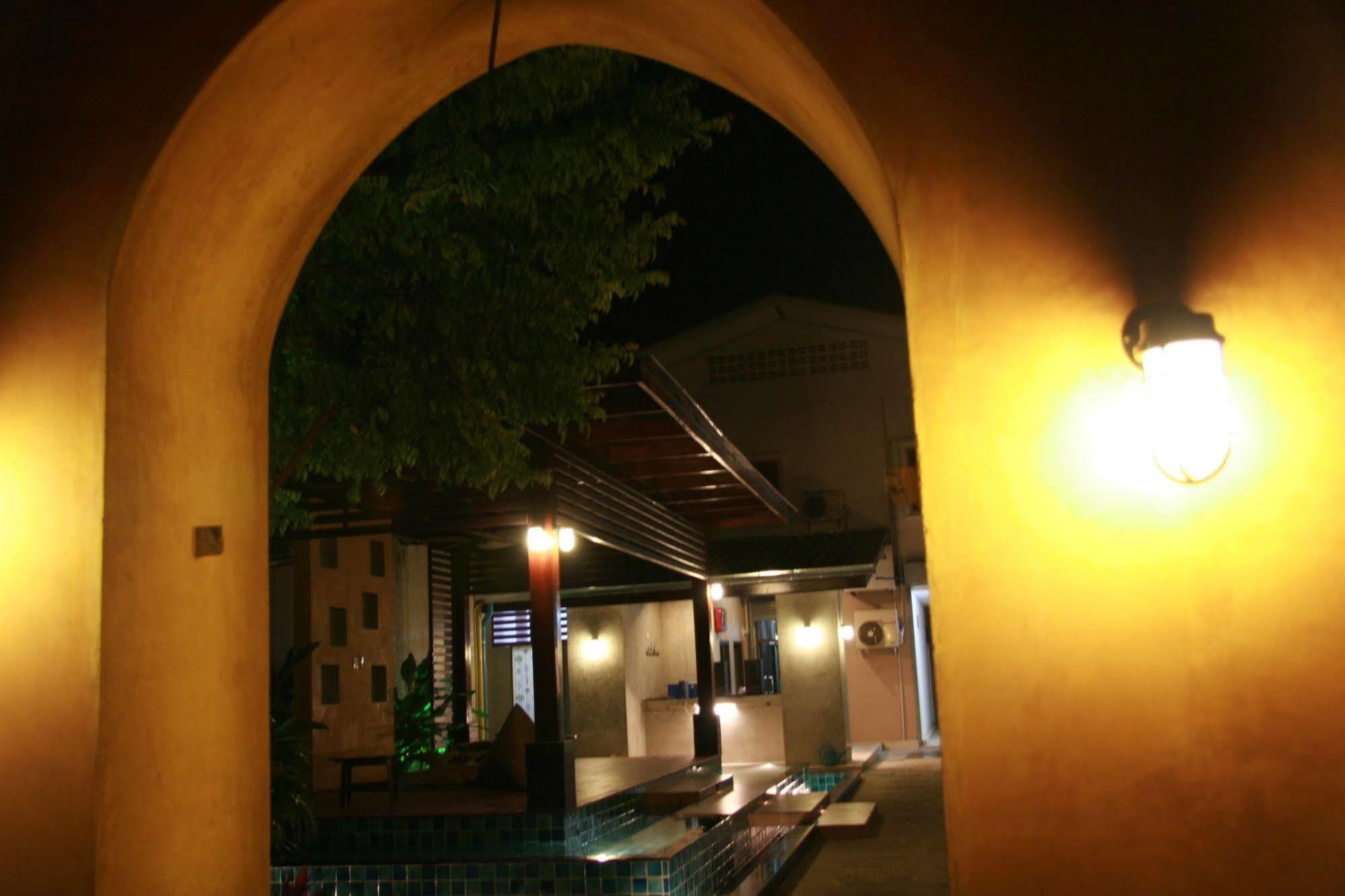 Baan Ma Feung Guesthouse Kanchanaburi Exterior photo