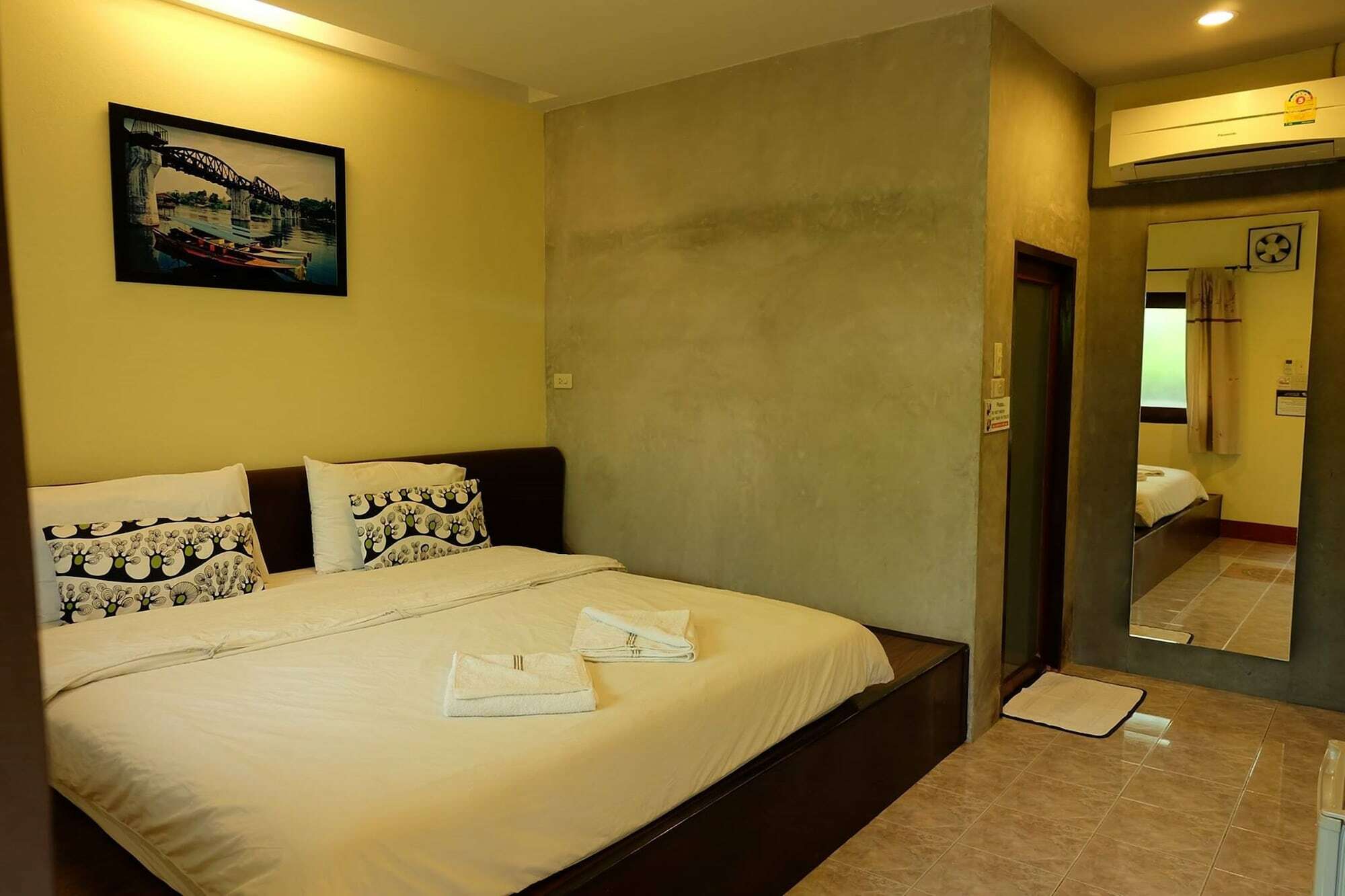 Baan Ma Feung Guesthouse Kanchanaburi Exterior photo